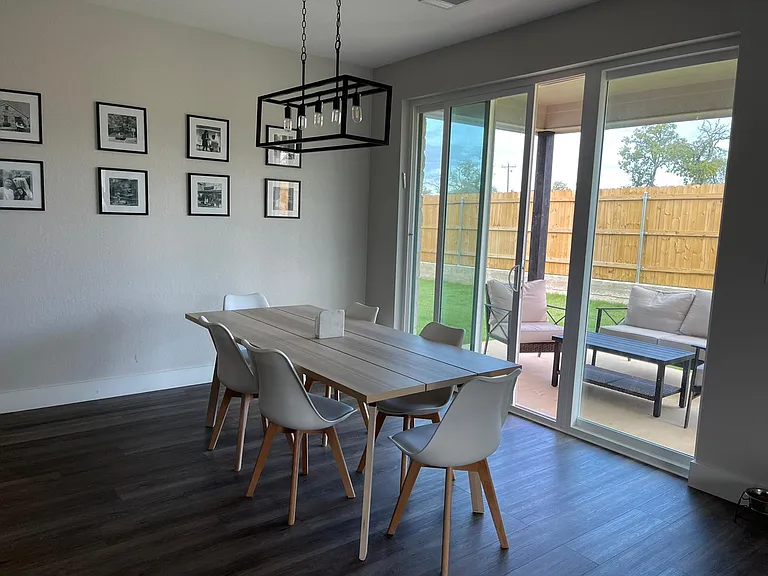 724 Madilynn Ct — Photo 10
