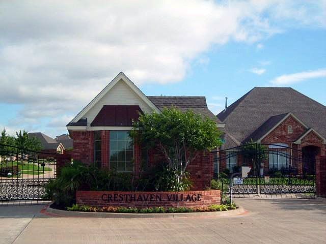 1st image of 124 Crestpark Dr #6B