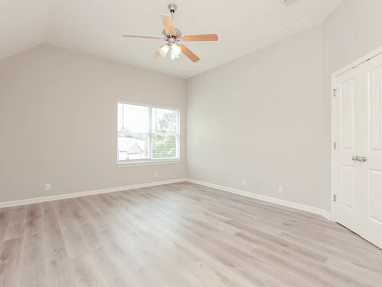 3314 Velvet Ct — Photo 9