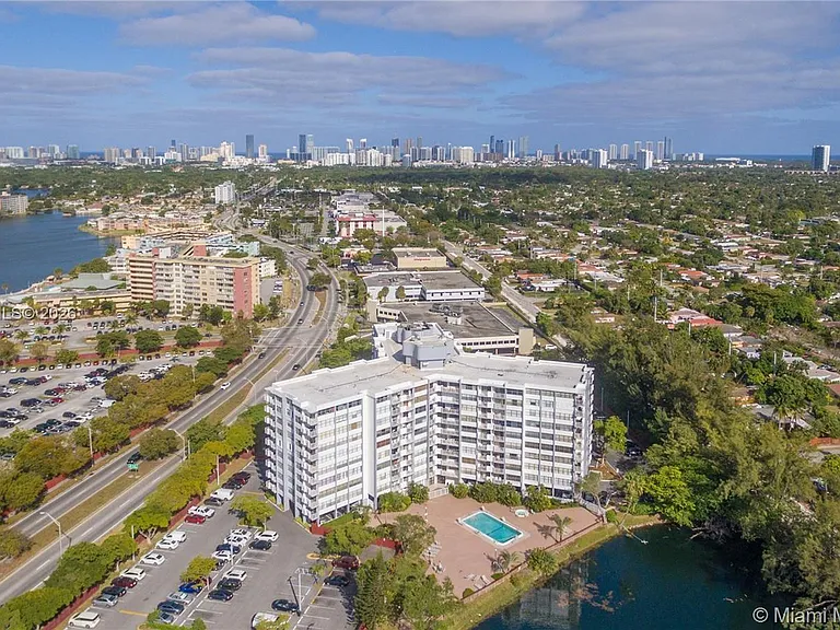 1200 NE Miami Gardens Dr #1013W — Photo 24
