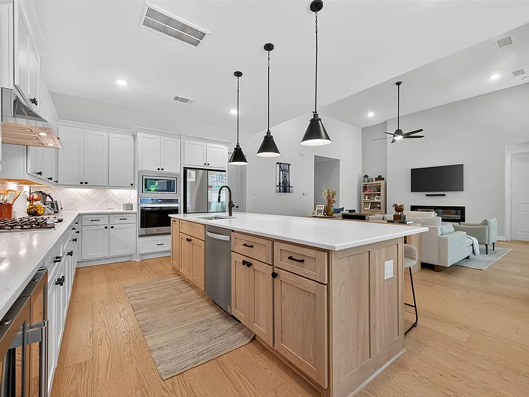 9722 Dani Lake Dr — Photo 14
