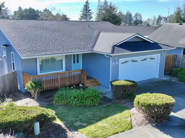 6758 Jasmine Ct, Brookings, OR 97415