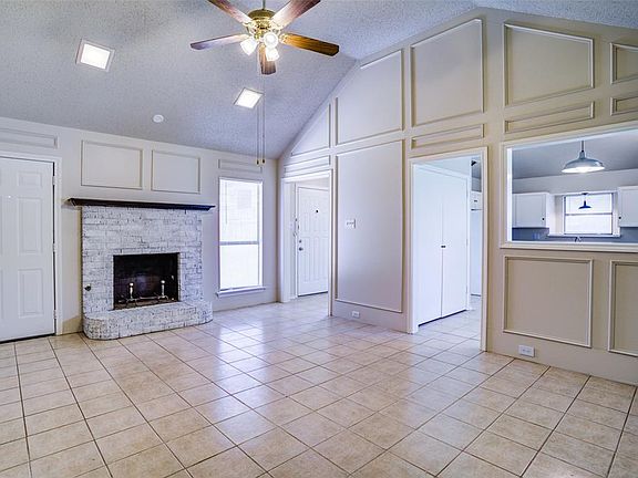 3rd image of 1509 Creek Bluff Cir