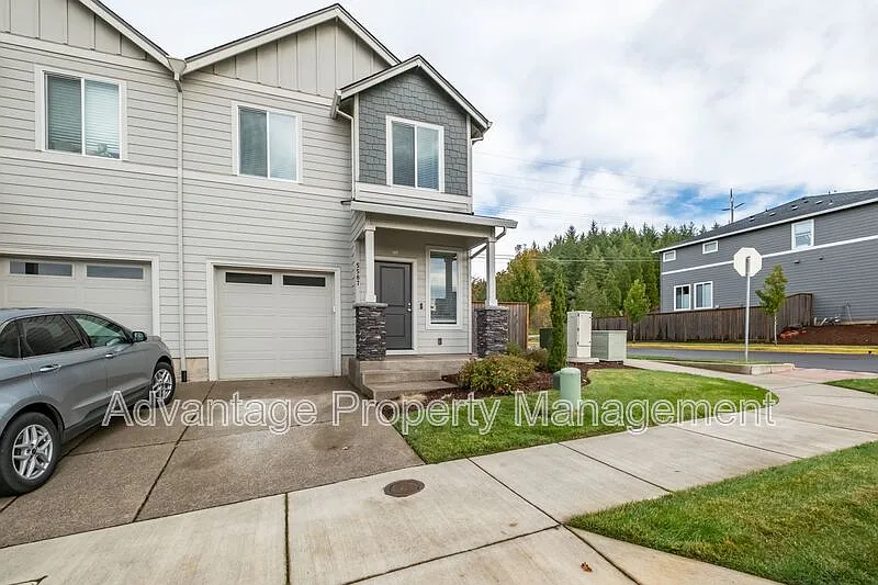 3 bed, 2.5 bath, 1736 sqft, $2,700 — Photo 4