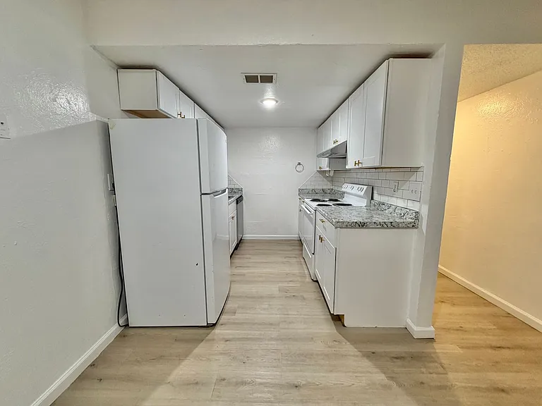 7321 Melrose Ln — Photo 36
