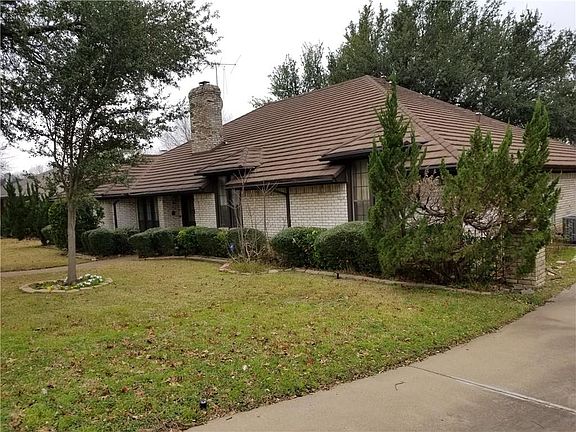 4th image of 2710 Marquis Cir E