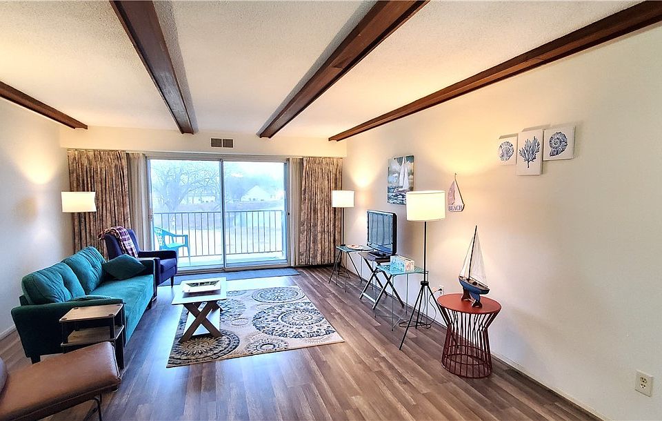 1305 S Lake Wilmer Dr APT 209, Sandusky, OH 44870 Zillow