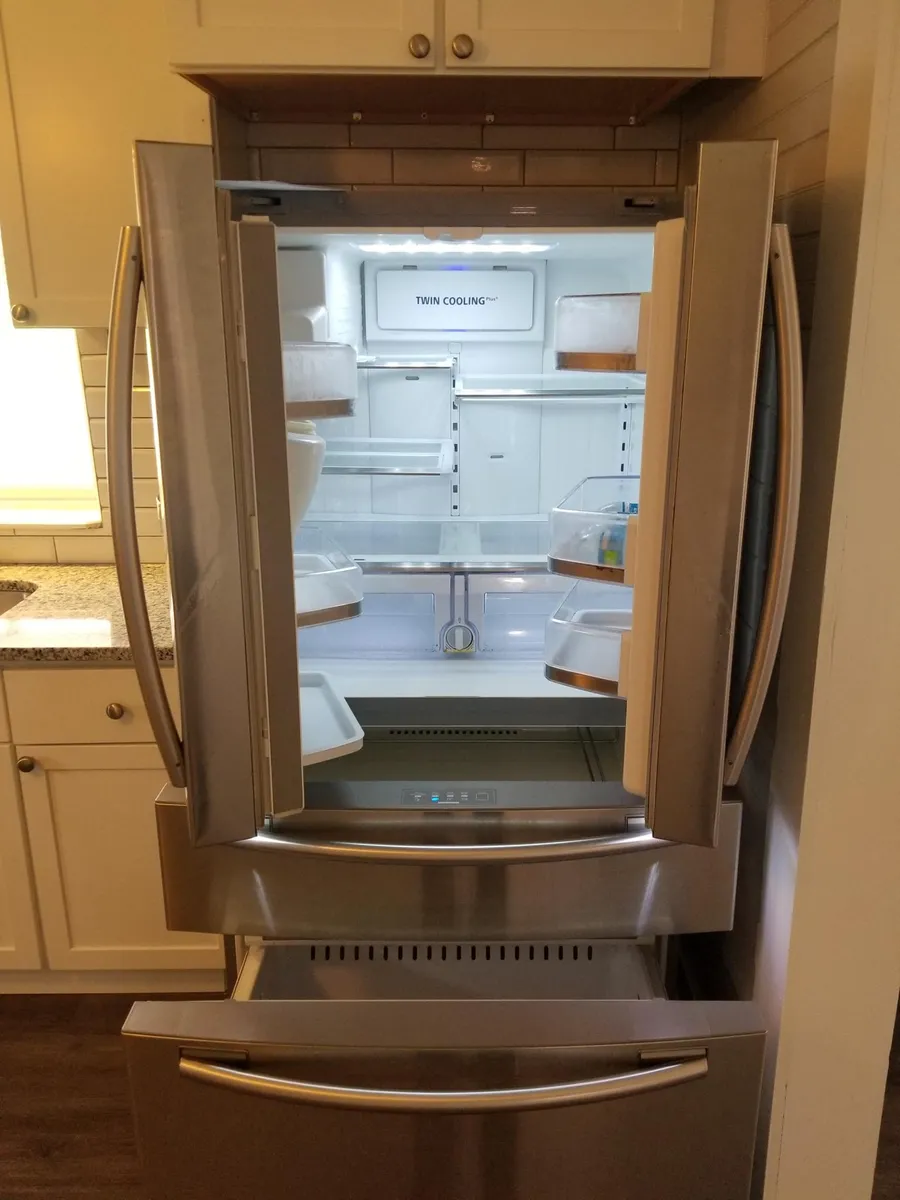 Refrigerator and stove included - 19609 Meridian St