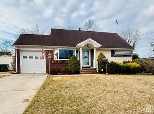 11 Yuro Dr, Edison, NJ 08837