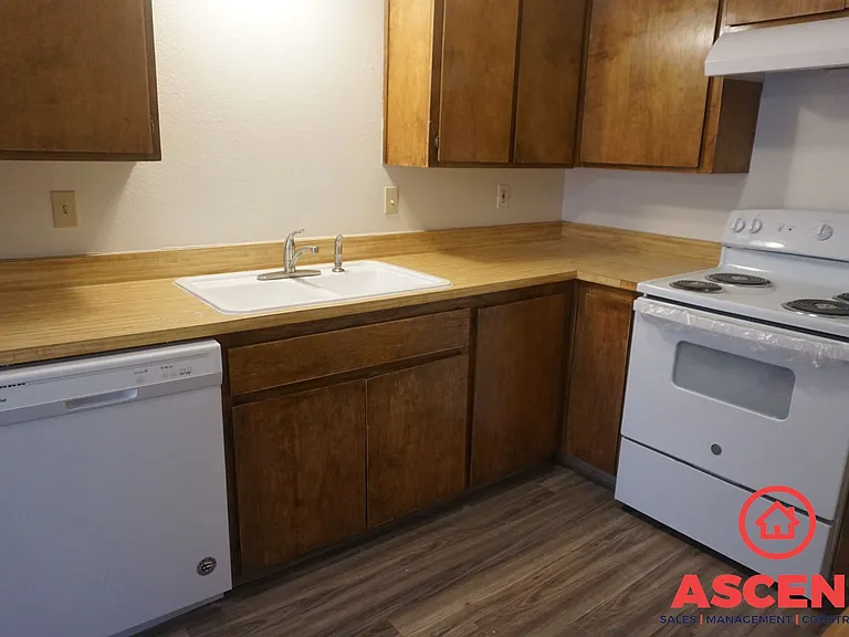 2921 La Costa Street — Photo 4