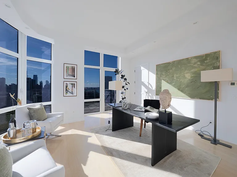 555 W 59th St #PHC — Photo 19