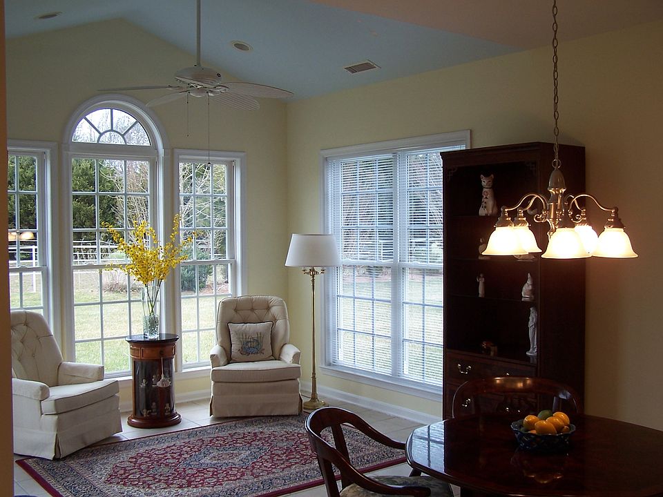 2nd image of 29732 Lyons Dr