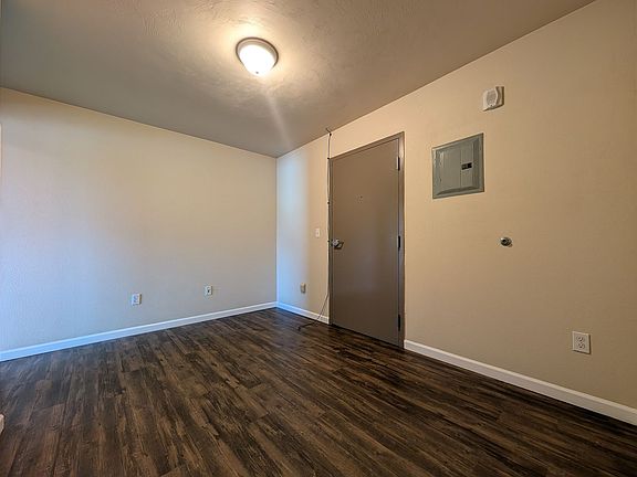 3rd image of 307 Main St #2