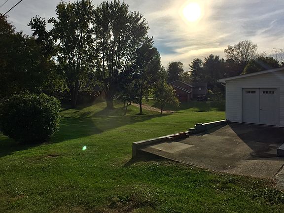 4th image of 600 Brookmede Dr