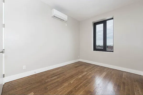 Rented by eRealty Advisors USA Inc | media 9