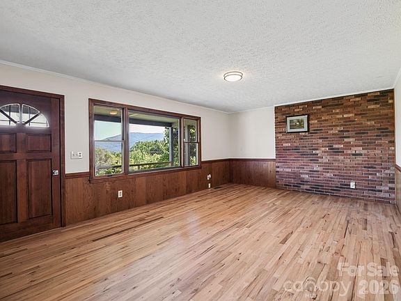 3rd image of 727 E Lyda Rd