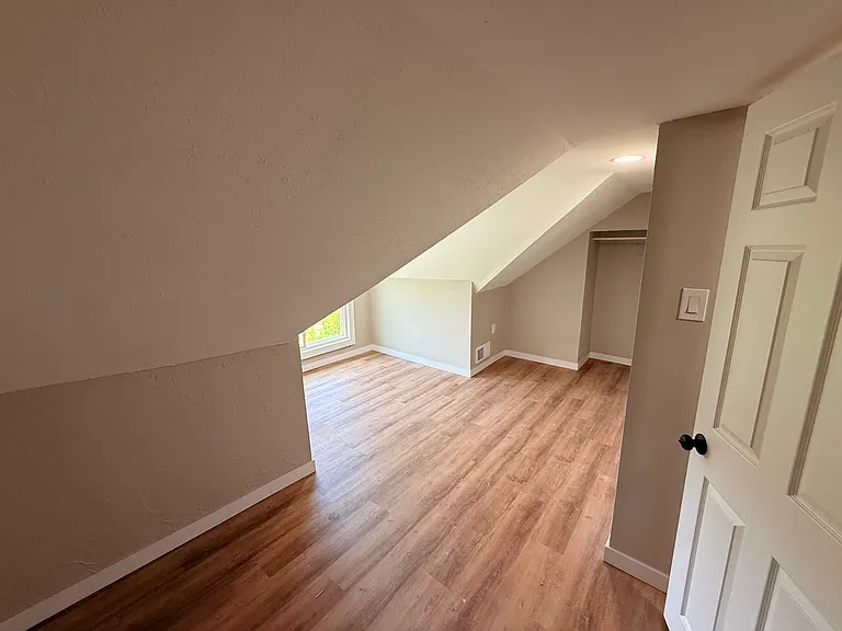 3921 Portman Ave — Photo 10