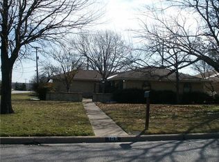 100 Hillside Ln, Desoto, TX 75115
