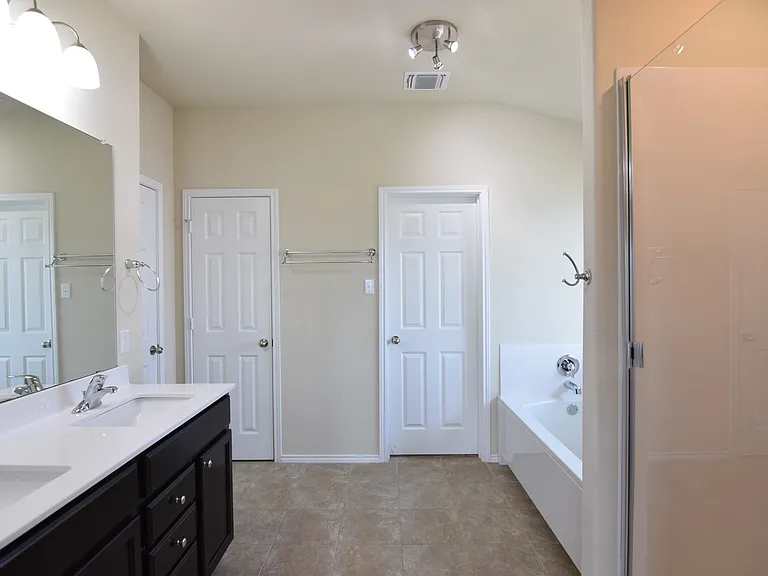 1114 Iron Glen Dr — Photo 24