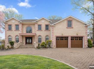 172 Briarheath Ln, Clark, NJ 07066