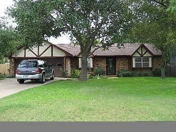 2nd image of 2905 Hillside Dr