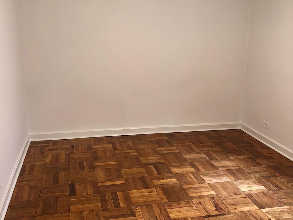 2nd image of 8242 135th St