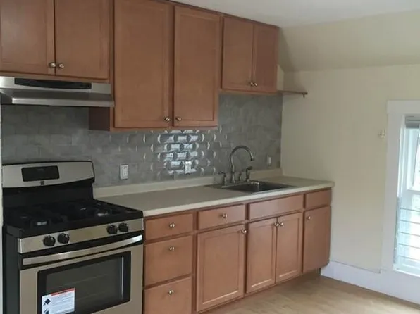 4 Austin St #2, Somerville, MA 02145
