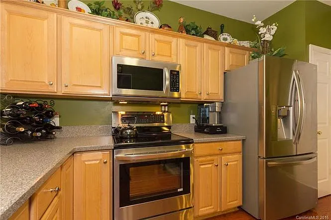 12415 Crowley Ct — Photo 4