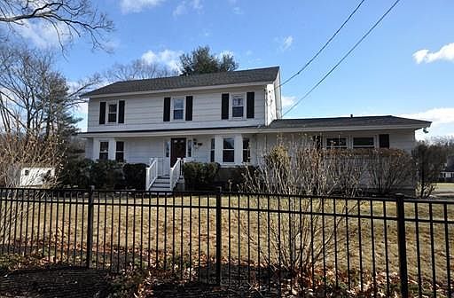 2nd image of 126 Willow St