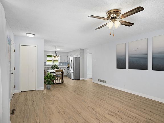 5th image of 20468 Iberia Ave