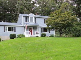 500 Wolcott Ln, Orange, CT 06477