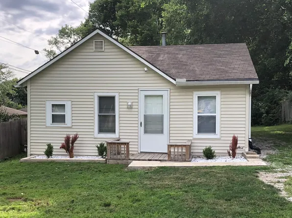 4710 N Elmwood Ave, Kansas City, MO 64117