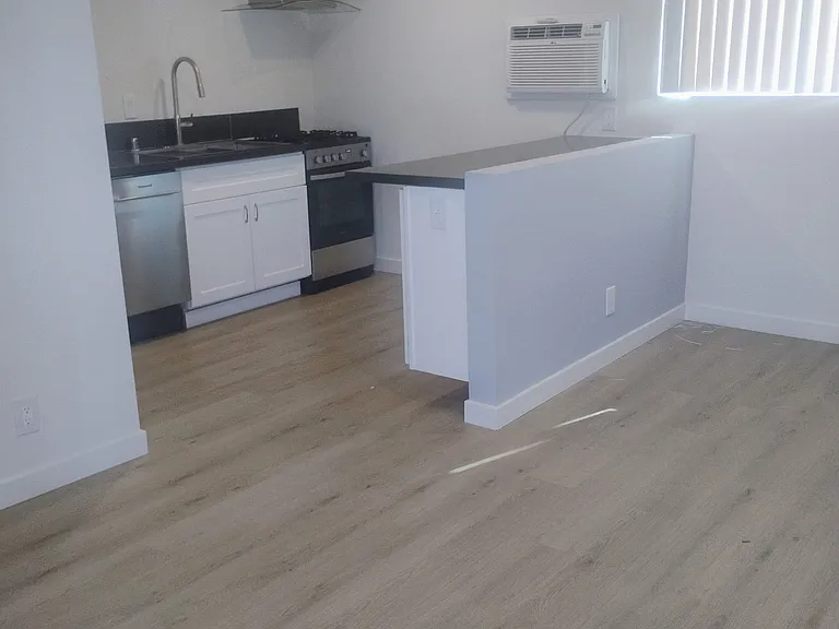 1601 N Hollywood Way — Photo 1