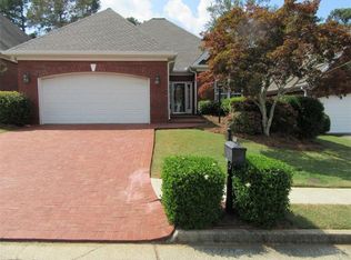 2130 Glenhurst Dr, Snellville, GA 30078