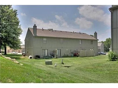 Building Photo - 3546 NE Independence Ave