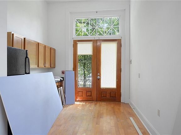 4th image of 315 Elmira Ave