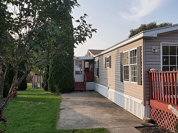 2nd image of 412 Mountain Ash Dr