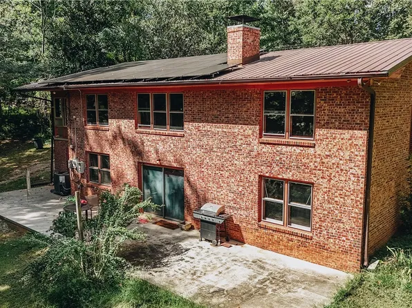 707 Campbell Town Rd, Walhalla, SC 29691