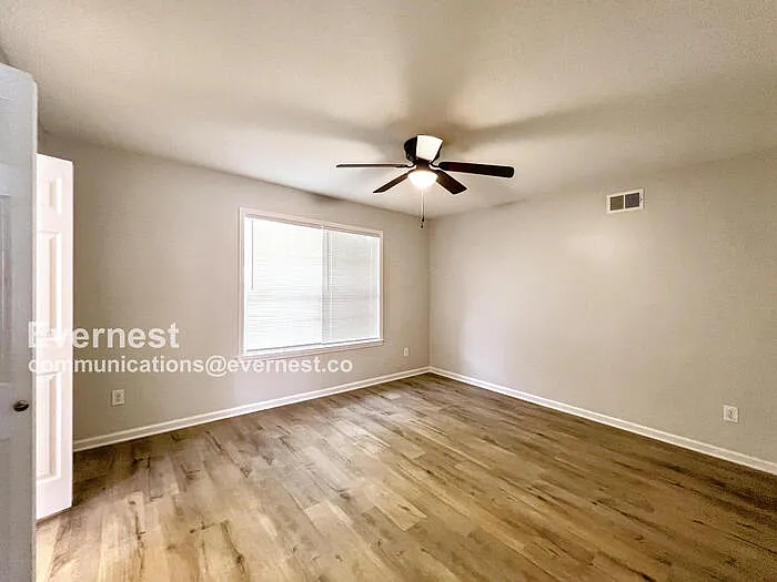 5697 Tulip Tree Dr — Photo 9