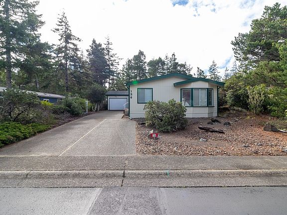 4th image of 136 43rd Way