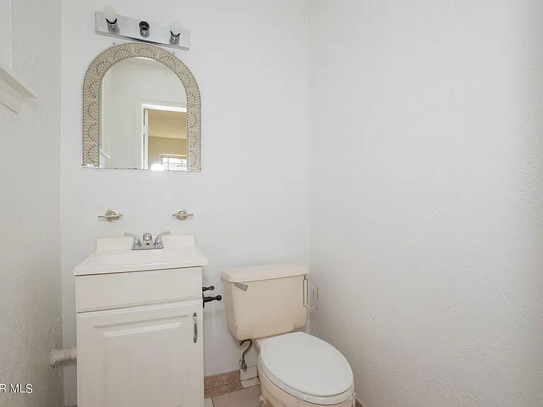 9309 Montgomery Dr — Photo 10