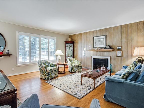 2nd image of 4165 Beechwood Ln