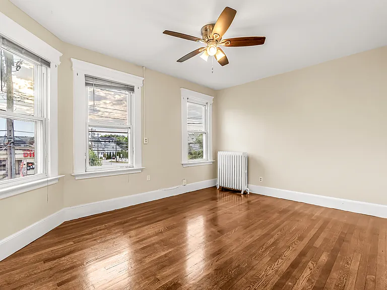 1035 Dixwell Ave — Photo 21