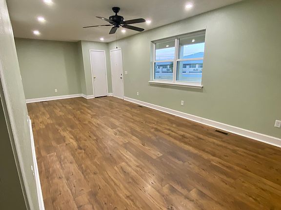 3rd image of 1004 SE Moberly Ln