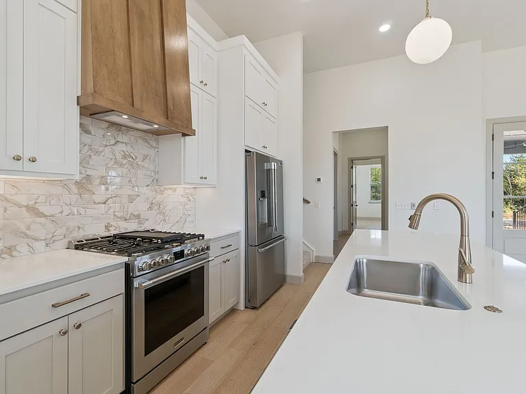 18835 Selah Way — Photo 18