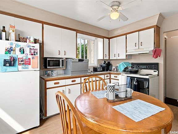 5th image of 7110-7112 Dewdney AVENUE