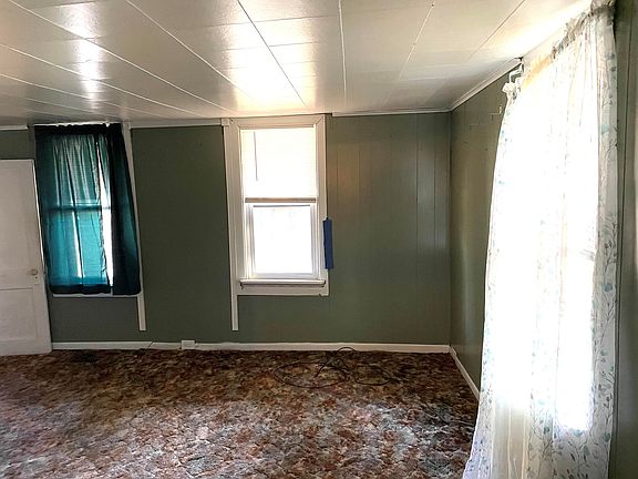 5th image of 410 W Miller St