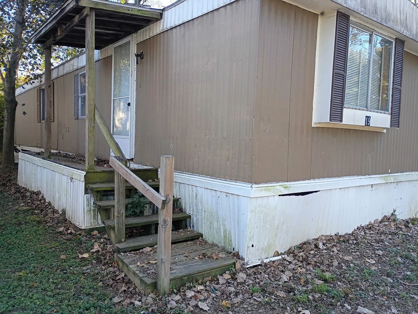 Handyman Special- $425 lot rent, $25 trailer payment for 5 years — Photo 1