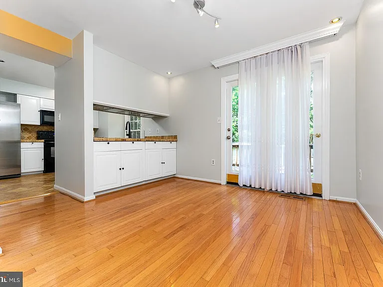 8415 Hollis Ln — Photo 14