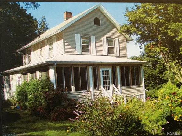 6 Phillips Ln, Brewster, NY 10509